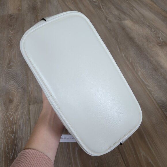 Marc Jacobs NWT Trademarc Small Tote | White | Retails $350 - Picture 6 of 9